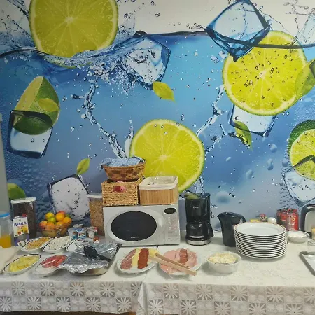 Limonade Vendeghaz Es Bisztro 招待所 Balatonberény